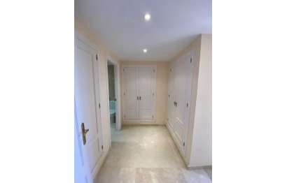 Resale - Apartment - Penthouse - Estepona - Selwo