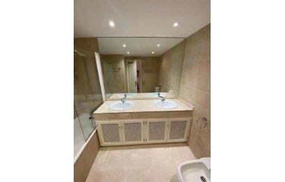 Resale - Apartment - Penthouse - Estepona - Selwo