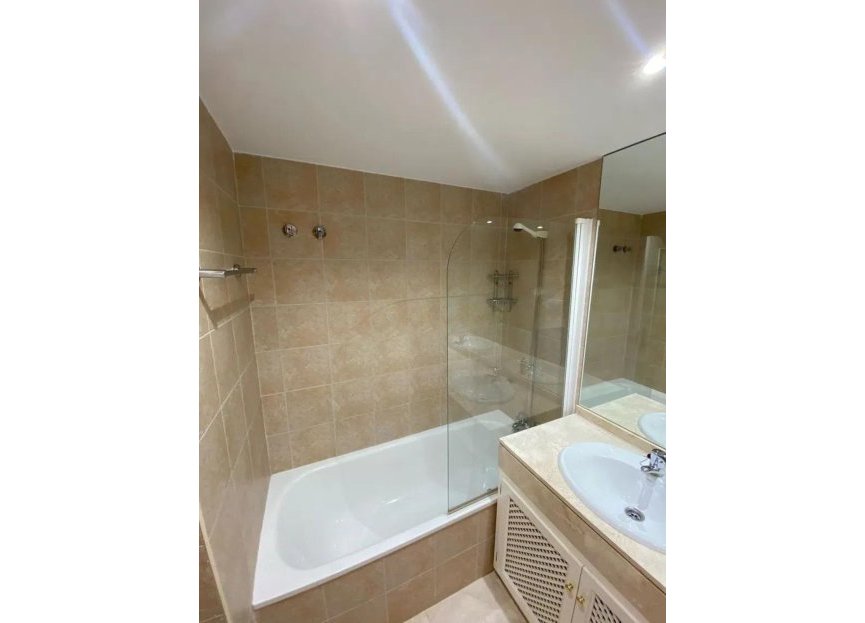 Resale - Apartment - Penthouse - Estepona - Selwo