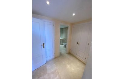 Resale - Apartment - Penthouse - Estepona - Selwo