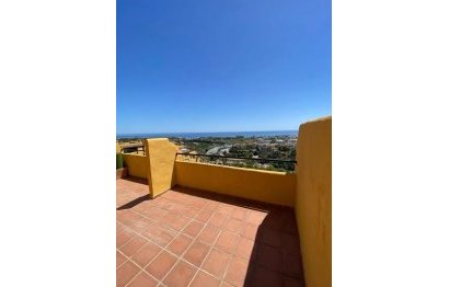 Resale - Apartment - Penthouse - Estepona - Selwo