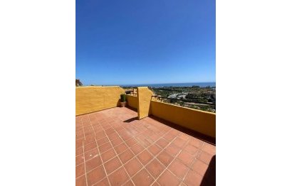 Resale - Apartment - Penthouse - Estepona - Selwo