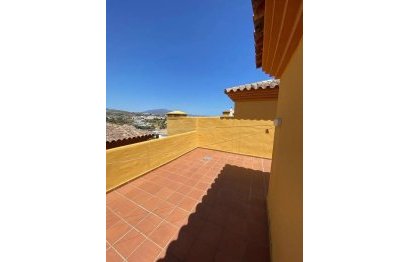 Resale - Apartment - Penthouse - Estepona - Selwo