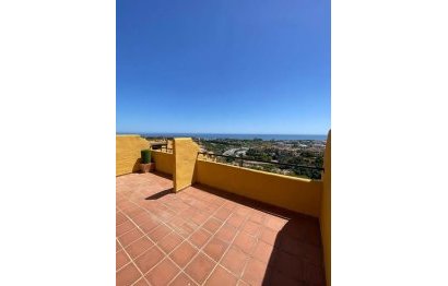 Resale - Apartment - Penthouse - Estepona - Selwo