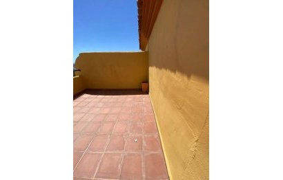 Resale - Apartment - Penthouse - Estepona - Selwo