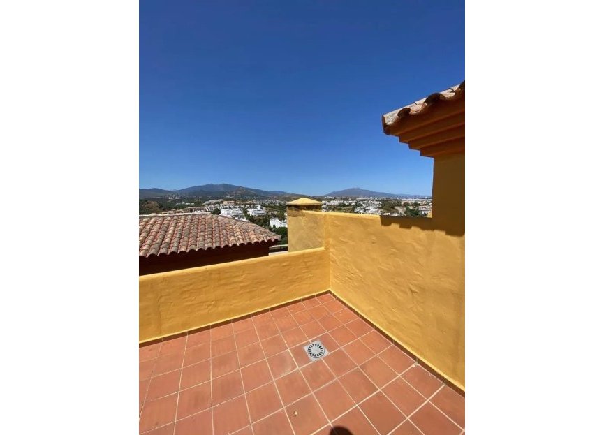 Resale - Apartment - Penthouse - Estepona - Selwo