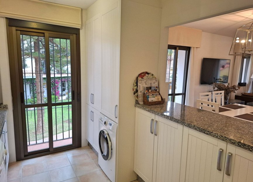 Resale - Apartment - Middle Floor Apartment - Fuengirola - Fuengirola Centro