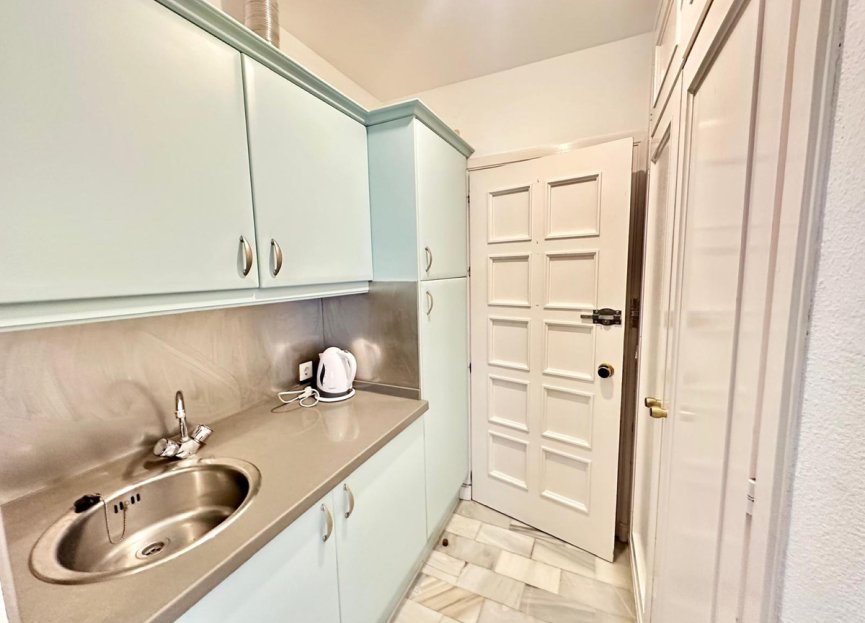 Resale - Apartment - Middle Floor Apartment - Marbella - Nueva Andalucia