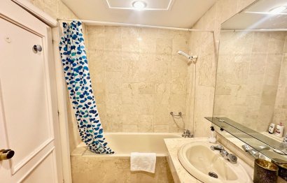 Resale - Apartment - Middle Floor Apartment - Marbella - Nueva Andalucia