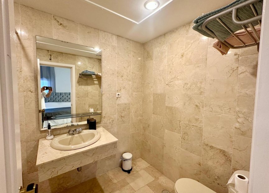 Resale - Apartment - Middle Floor Apartment - Marbella - Nueva Andalucia