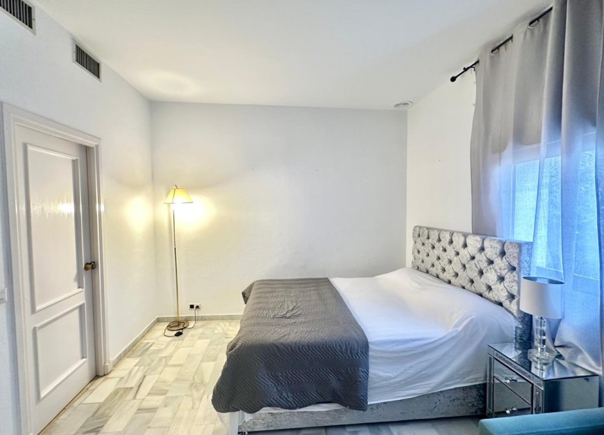 Resale - Apartment - Middle Floor Apartment - Marbella - Nueva Andalucia