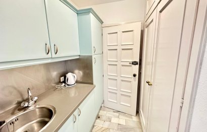 Resale - Apartment - Middle Floor Apartment - Marbella - Nueva Andalucia