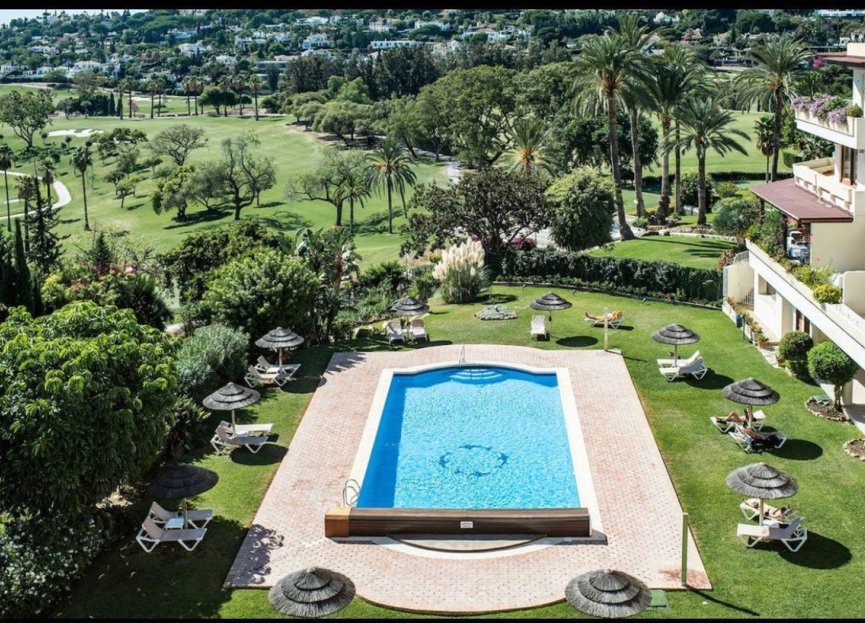 Resale - Apartment - Middle Floor Apartment - Marbella - Nueva Andalucia