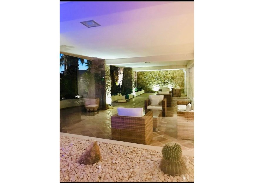 Resale - Apartment - Middle Floor Apartment - Marbella - Nueva Andalucia