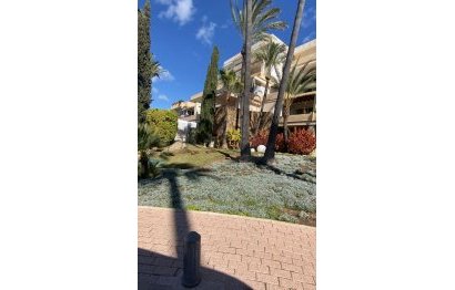 Resale - Apartment - Middle Floor Apartment - Marbella - Nueva Andalucia