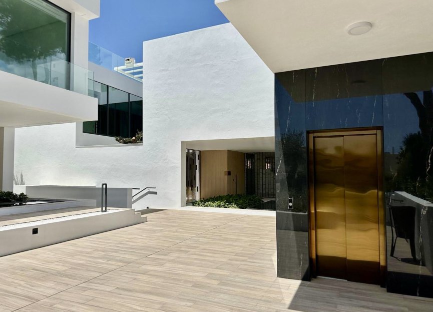 Reventa - House - Semi-Detached House - Marbella - Nueva Andalucia