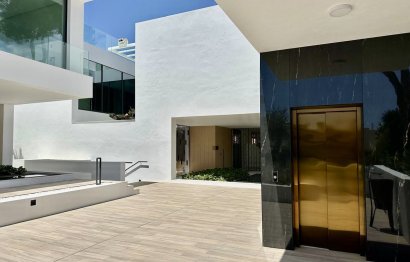 Reventa - House - Semi-Detached House - Marbella - Nueva Andalucia