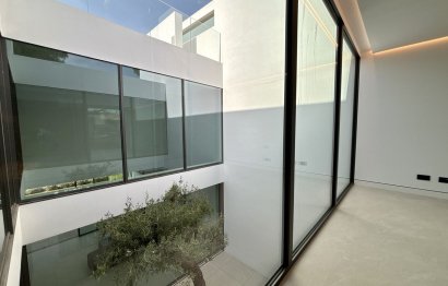 Reventa - House - Semi-Detached House - Marbella - Nueva Andalucia