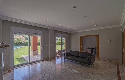 Resale - House - Detached Villa - Marbella - Marbella Centro