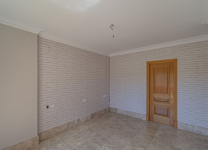 Resale - House - Detached Villa - Marbella - Marbella Centro