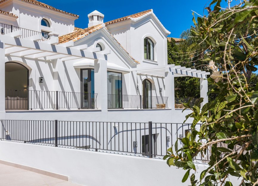 Resale - House - Detached Villa - Benahavís - El Madroñal