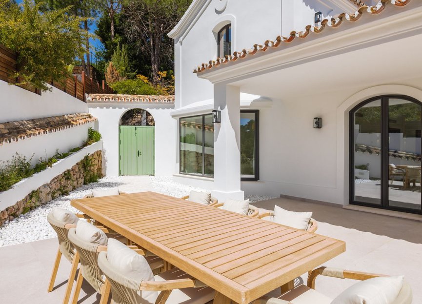 Resale - House - Detached Villa - Benahavís - El Madroñal