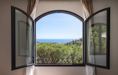 Resale - House - Detached Villa - Benahavís - El Madroñal