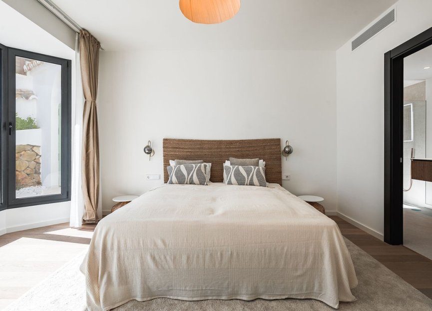 Resale - House - Detached Villa - Benahavís - El Madroñal