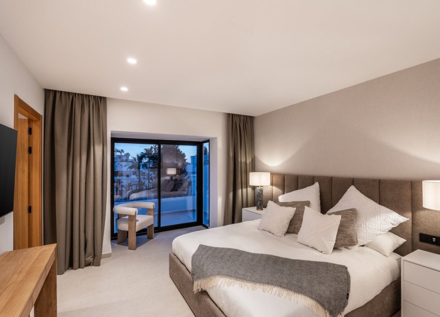 Resale - Apartment - Penthouse - Marbella - Nueva Andalucia