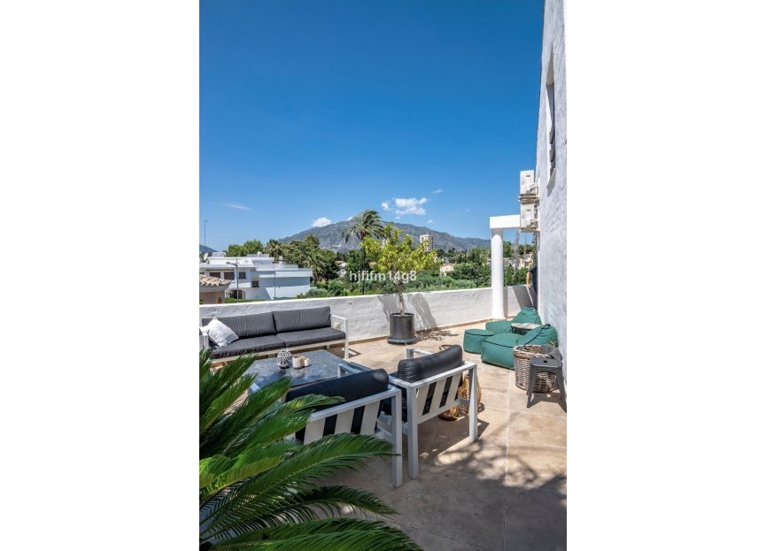 Resale - Apartment - Penthouse - Marbella - Nueva Andalucia