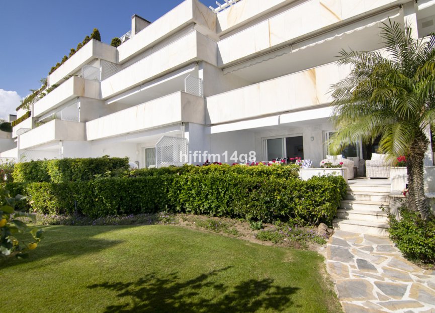 Resale - Apartment - Ground Floor Apartment - Marbella - Nueva Andalucia