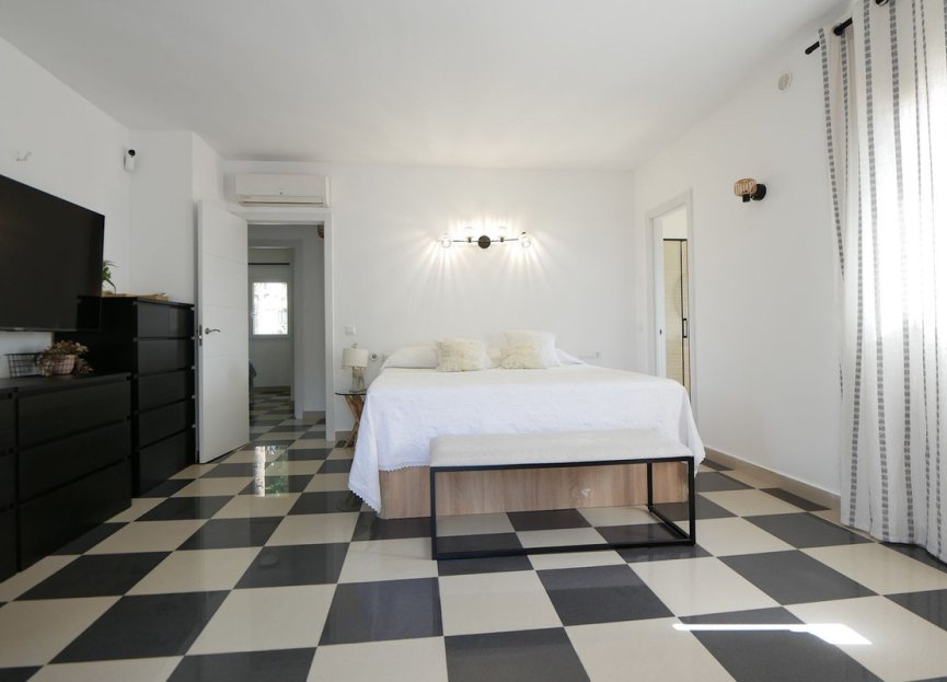 Resale - House - Detached Villa - Marbella - Cabopino