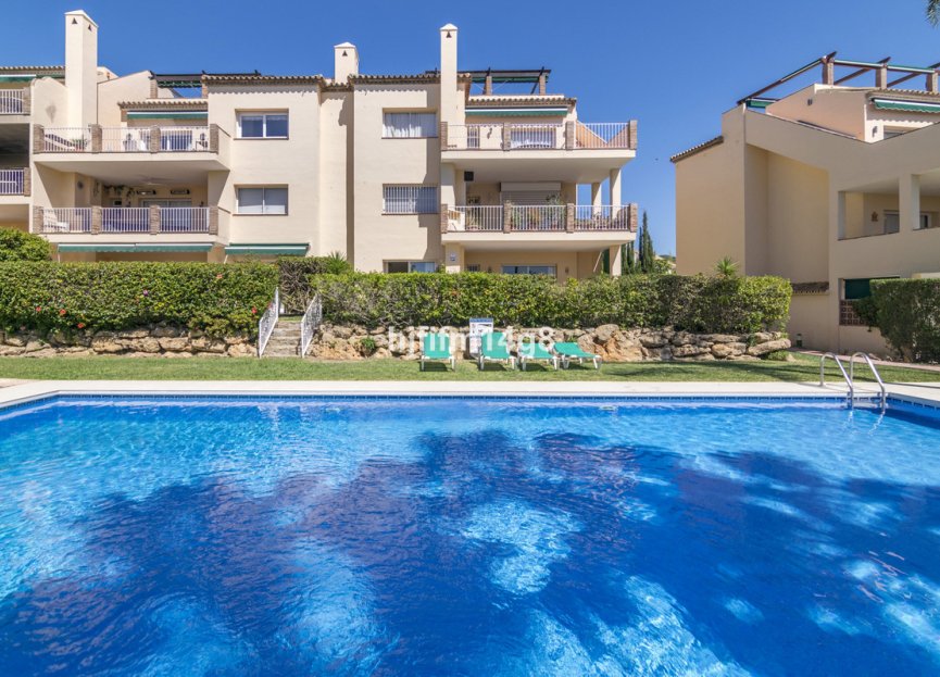 Resale - Apartment - Ground Floor Apartment - Marbella - Nueva Andalucia