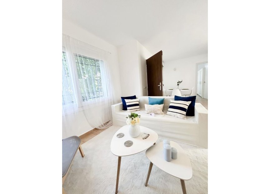 Resale - Ground floor apartment - Estepona - Benavista