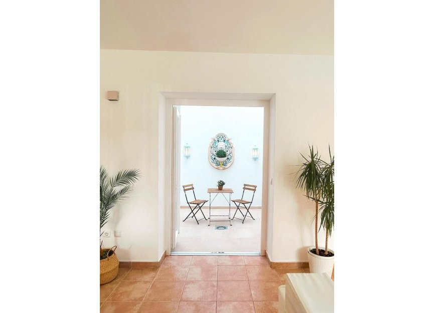 Resale - Ground floor apartment - Estepona - Benavista