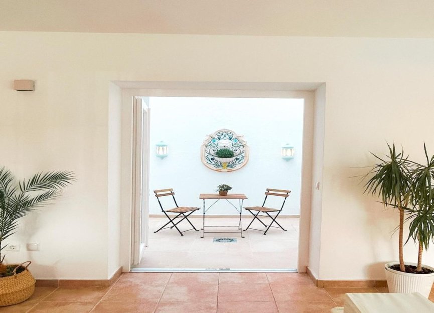 Resale - Ground floor apartment - Estepona - Benavista