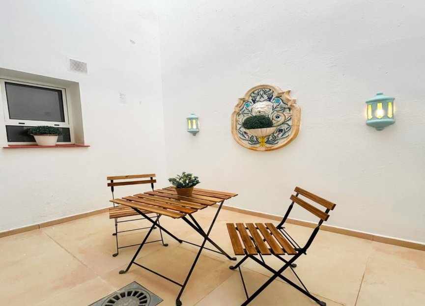 Resale - Ground floor apartment - Estepona - Benavista
