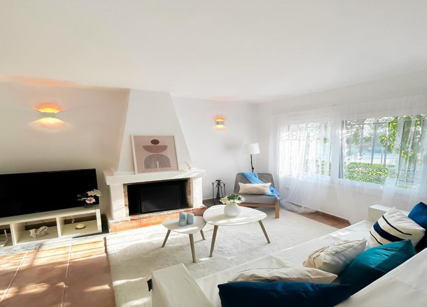 Resale - Ground floor apartment - Estepona - Benavista