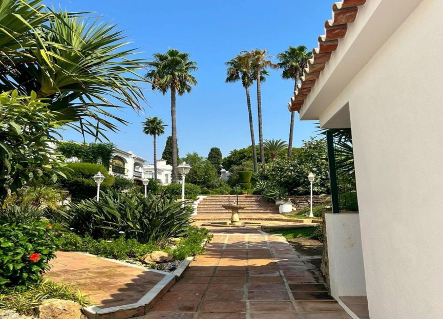Resale - Ground floor apartment - Estepona - Benavista