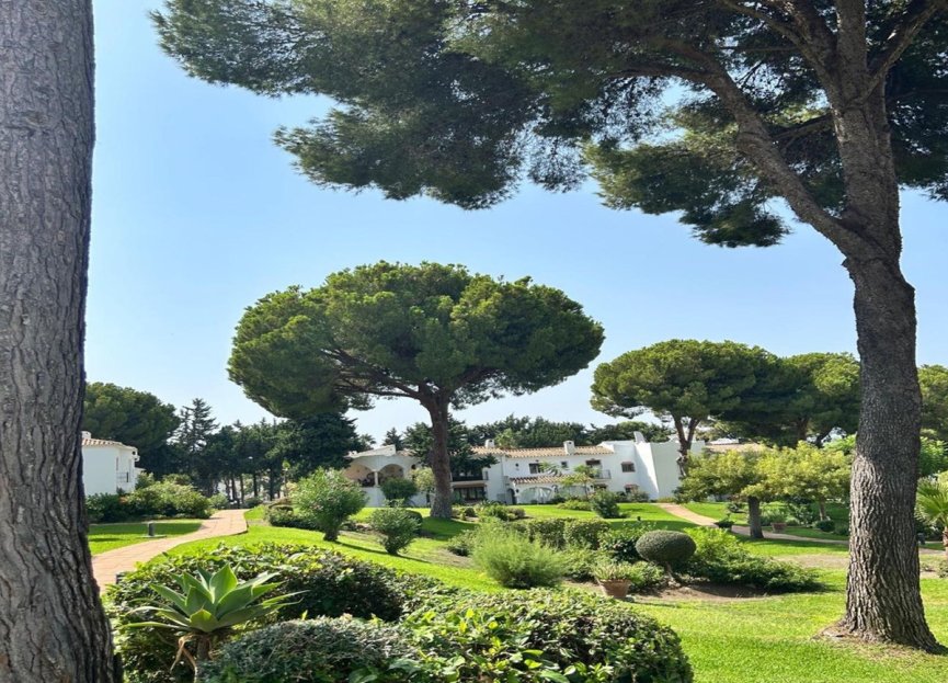 Resale - Ground floor apartment - Estepona - Benavista