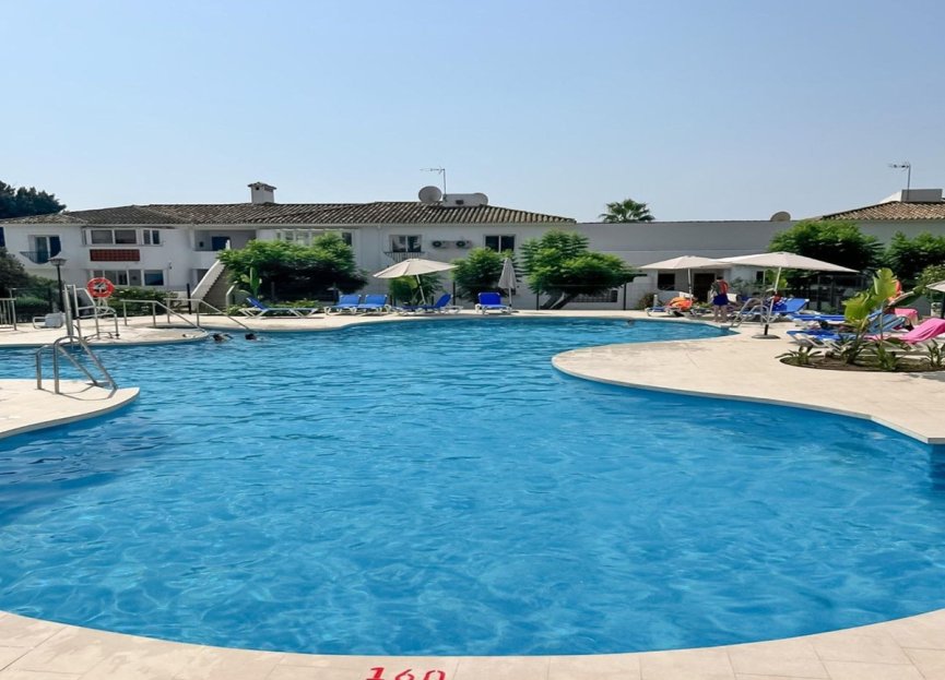 Resale - Ground floor apartment - Estepona - Benavista