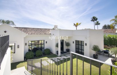 Resale - House - Detached Villa - Marbella - Nueva Andalucia