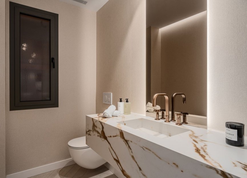 Resale - Ground floor apartment - Marbella - Nueva Andalucia