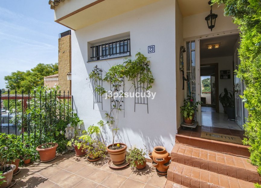 Resale - House - Semi-Detached House - Estepona - Estepona Centro