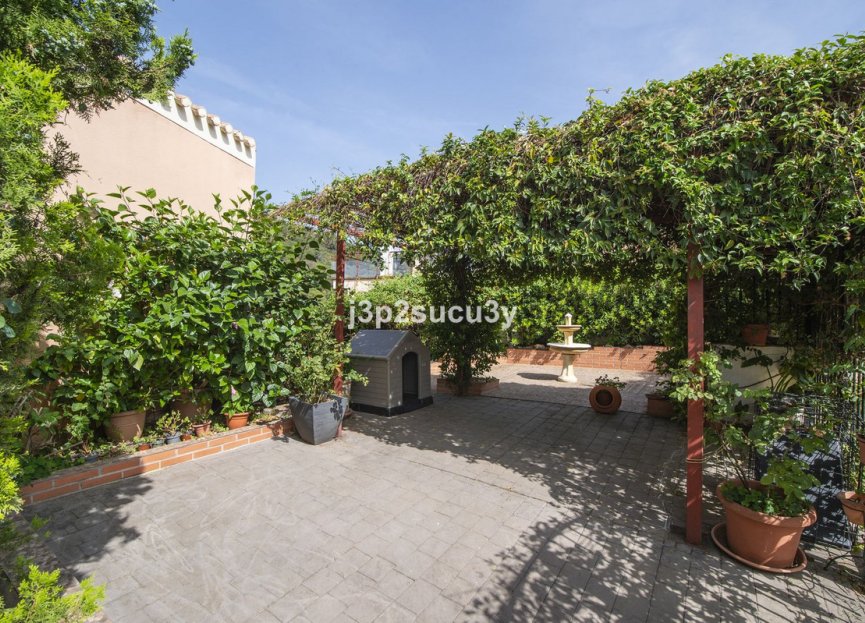 Resale - House - Semi-Detached House - Estepona - Estepona Centro