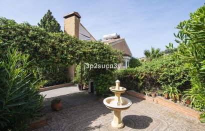 Resale - House - Semi-Detached House - Estepona - Estepona Centro