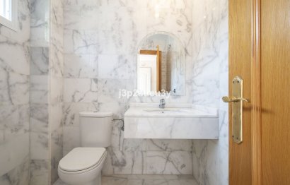 Resale - House - Semi-Detached House - Estepona - Estepona Centro