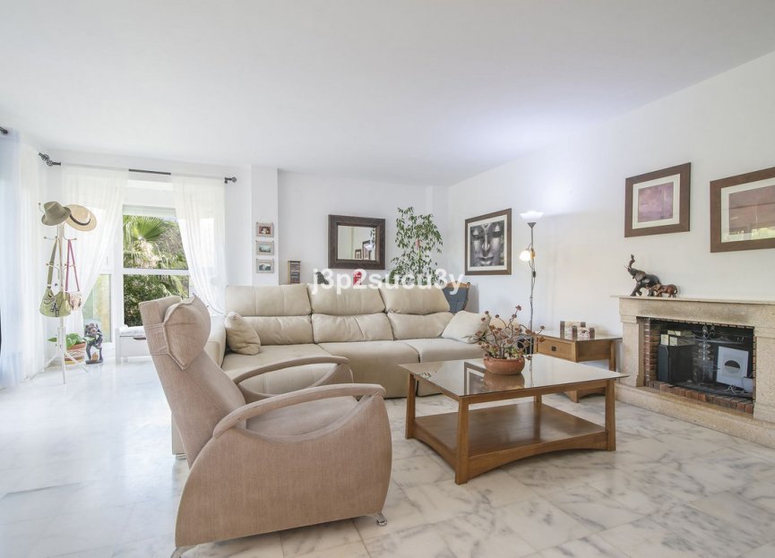 Resale - House - Semi-Detached House - Estepona - Estepona Centro