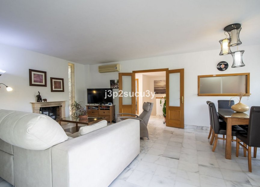 Resale - House - Semi-Detached House - Estepona - Estepona Centro