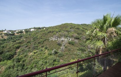 Resale - House - Semi-Detached House - Estepona - Estepona Centro